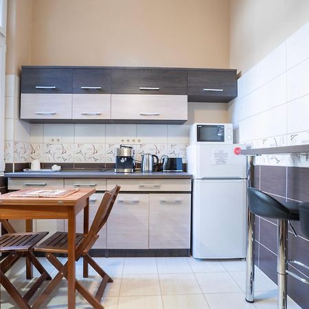 Apartment Near Opera In Downtown Budapest Exteriör bild