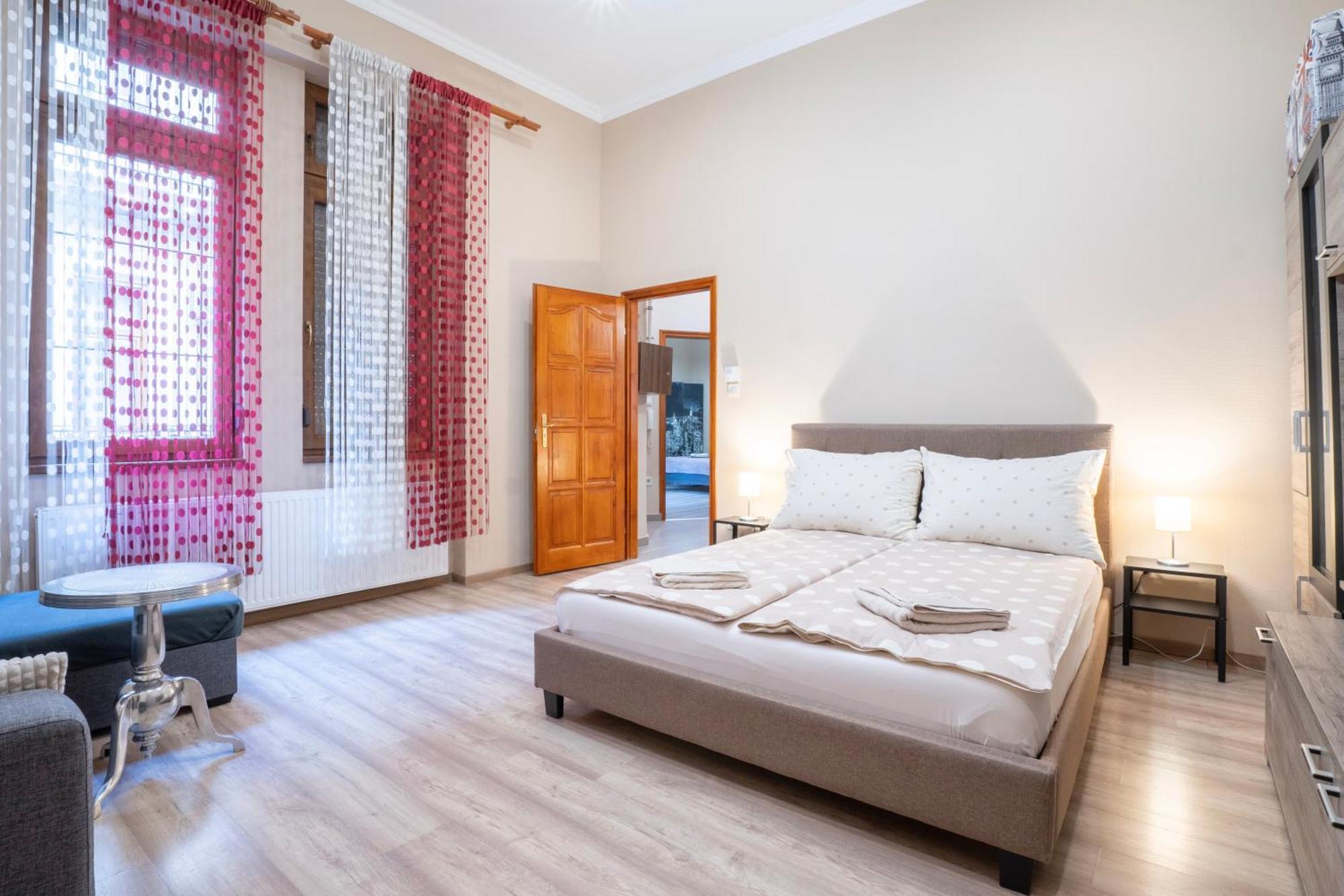 Apartment Near Opera In Downtown Budapest Exteriör bild